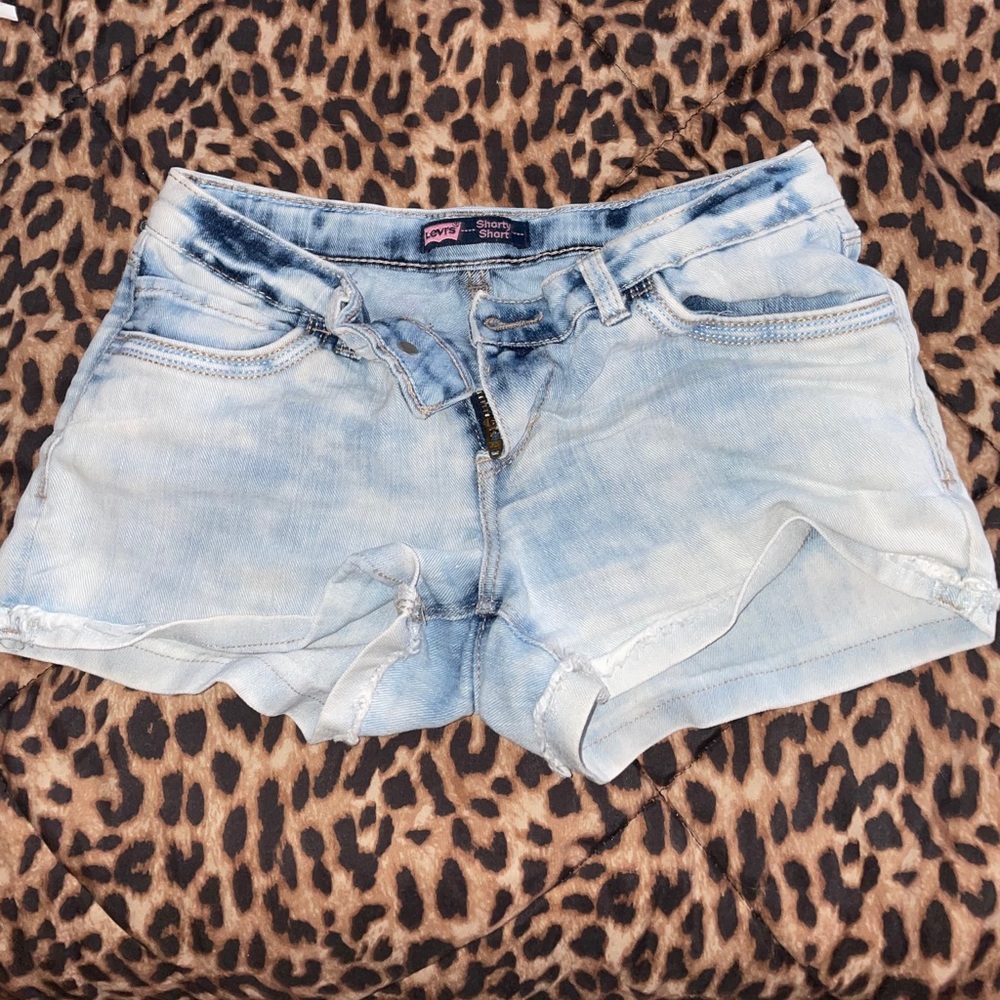 Levi’s shorts